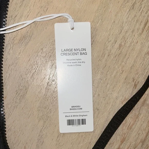 BAGGU Large Crescent Bag in Gingham - Picture 2 of 3